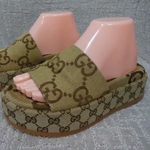 Gucci Angelina Women's Beige Supreme Platform Slide Sandals